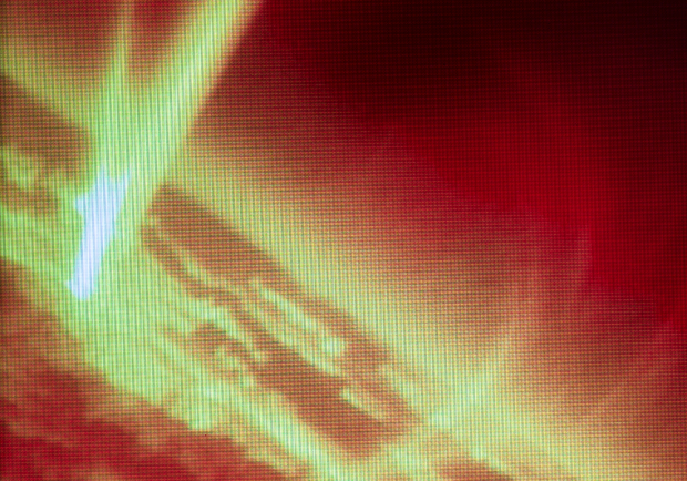 2K-SDR Crop (Macro, 105mm, APS-C) des Skydance-Logos von Star Trek Beyond, aufgenommen mit identischer Belichtung auf einem OLED-Fernseher (Foto: Andreas Sebayang/Golem.de) 